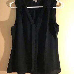 NWOT BANANA REPUBLIC VNECK PLEAT at SHOULDER and BACK SHELL